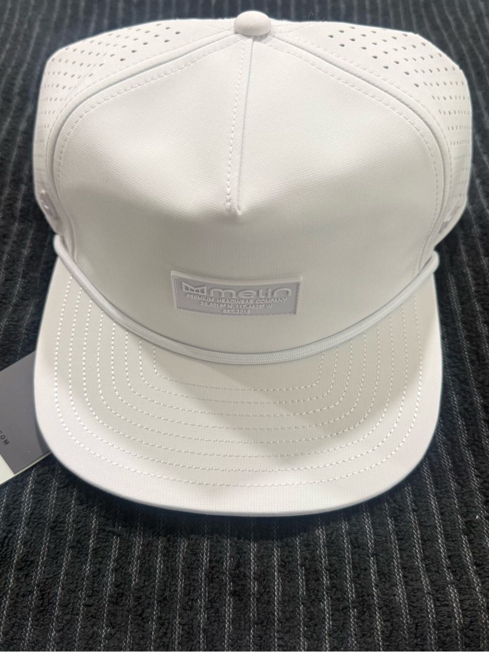 Melin Coronado Brick Hydro - White / White. Classic.  NWT. Pristine.